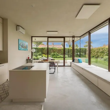 Villa Vista *
